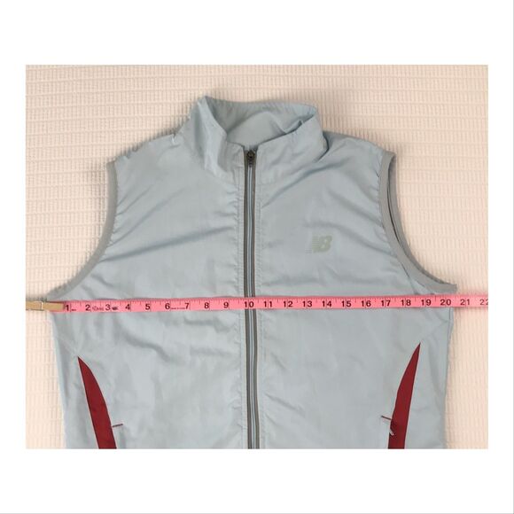 New Balance Womens Windbreaker Vest Medium Vented Training Zip Pockets Blue Red - Picture 9 of 12